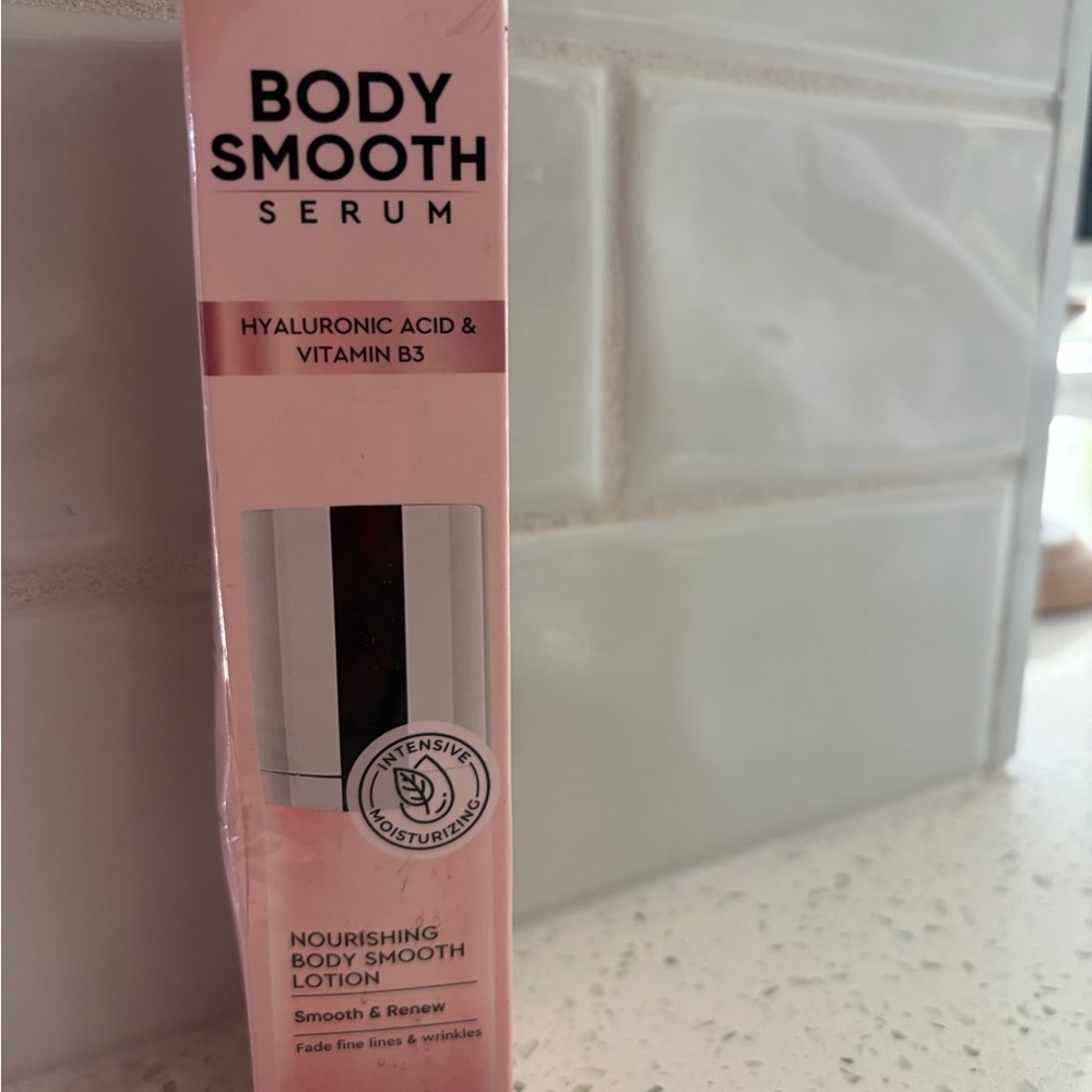 Body Smooth Serum with Hyaluronic Acid & Vitamin B3 - Pink